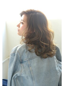 ビッケ(Vicke) 【Vicke 渋谷】 外国人風イノセントブルージュセミディ２