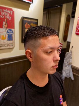 バレス 田町(BALES) [スキンフェード/ツイストスパイラル/田町]