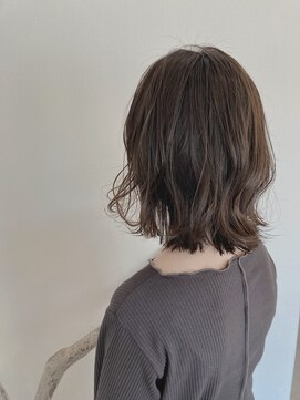 オーシー 四ツ井店(O'sea) オリーブカラー