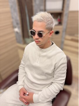 銀座マツナガ 神田店 メンズホワイトアップバングショート刈り上げ短髪