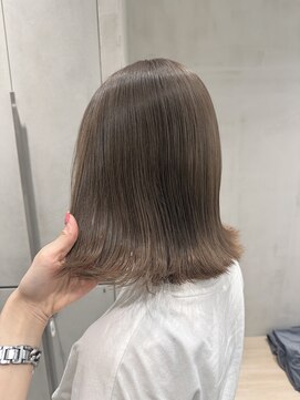 ヘアスペース リズム グリーン(Hair space Rizm green) ベージュ
