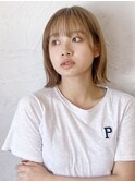 ハイトーンくすみベージュ×切りっぱなしボブ