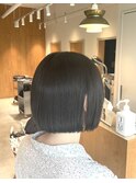 切りっぱなしボブ×オリーブグレー