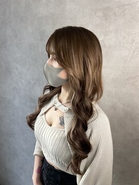 バズ サッポロ バイ フィーネ(BuzZ sapporo by Fi-Ne) エクステで作るハイライトロング