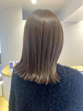 ベージュブラウン/外はね