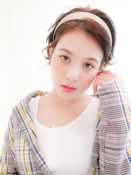 ネオリーブ チロル 横浜西口店(Neolive CiroL.) 外ハネ マニッシュショート カチューシャアレンジ