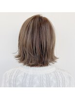 ストゥー(StueW.)&nbsp;<StueW.>ハイライトたっぷり☆外ハネBob…建部哲志