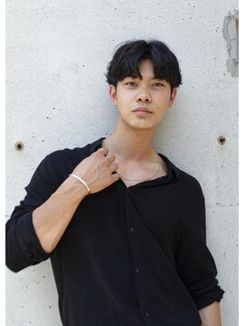 フィカ(fika) fika メンズセンターパート　ニュアンスパーマ