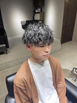 ミオ ゾーン(Mio'' ZONE) 波巻きスパイラルパーマ