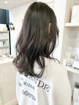 キャアリー(Caary) 福山人気caaryカーキグレージュ秋カラーセミロング波巻き韓国風