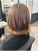 外ハネ　艶感　ボブ　グラデーションカラー　ベージュカラー