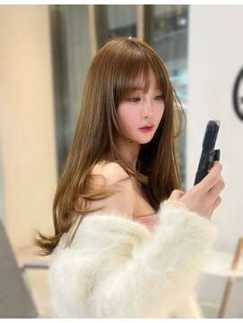 ヌイ 横浜(nui) バブみレイヤー_大人ガーリーダークアッシュ似合わせカット