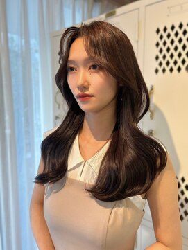 ユニ 原宿(uni) 韓国ヘアハッシュカットロングレイヤーカットグレージュ前髪原宿