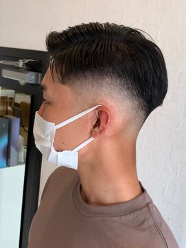 ブレイズ(BLAZE) 七三スキンフェード×バーバースタイル×黒髪ビジネスマン