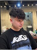 1557黒髪ツーブロック刈り上げフェードツイストスパイラルパーマ