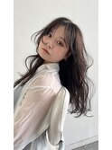 透け感バング×ゆるウェーブセミロング