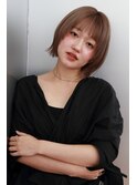 ショートボブ顔周りレイヤー外ハネくびれヘアブラウンベージュ