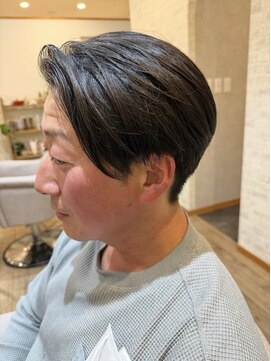 ニップ(nip) 刈り上げ、センターパート