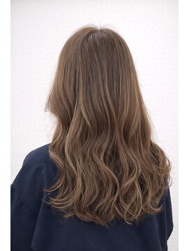 ウル(ulu) 名東区　ハイライト　白髪ぼかし　透明感カラー　ミルクティー