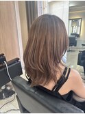 ハイライト　ミルキーベージュ　ミディアムレイヤー