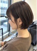 顔まわり軽やかショートボブ