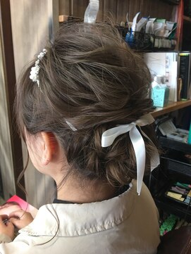 オーバーキャプテンネイキッド(OVER CAPTAIN NAKED) カチューシャシニヨンアレンジ