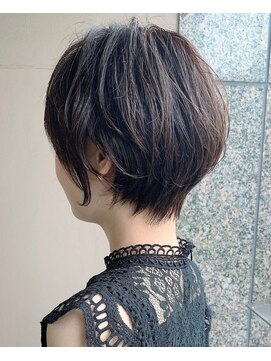 ネウィベルシア 名駅(newi belsia) 大人可愛い20代30代40代小顔ワンサイドショートボブ丸み前下がり