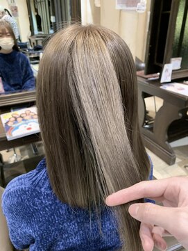 アレクサンドルオブカラーズカナザワ(ALEXANDRE OF COLORS KANAZAWA) フォギーベージュ