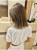 ハイトーン切りっぱなしボブ