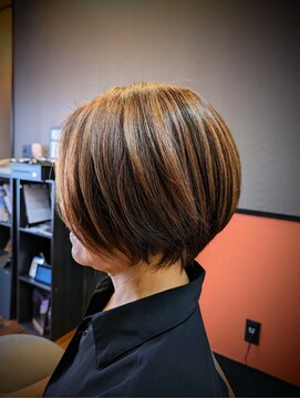 パセーヌエクルール(pacene equroole) ショートボブ