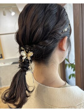 インビテーション(invitation) ローポニーテール結婚式アレンジ