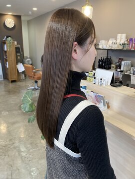 スアバイキキ(SuA by kiki.) デザインカラー/レイヤー/ウェットヘア/オリーブベージュ[千葉]