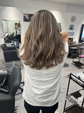 キング(K!ng) 縮毛矯正髪質改善ハイライトレイヤーカット枚方美容室エクステ