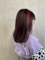 トリコ(ToricO)&nbsp;キッズも可愛く！！赤メッシュ　ハイライトカラー　ワインレッド