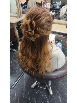 エヌエービー 池袋店(N.A.B.) ハーフアップ