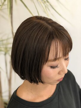 アトミック(atomic) 大人かわいいナチュラルボブスタイル