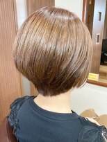 美容室テク アート バイ シック すっきりショートヘア