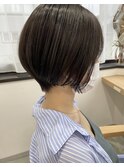 スモーキーグレージュ×くびれショート