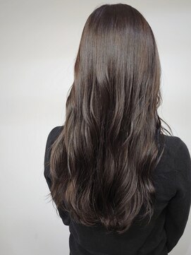 バッカ(BACCA) ダークブラウン、アッシュブラウン、ロングスタイル