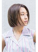 切りっぱなし前髪センターパートボブ/アースカラー