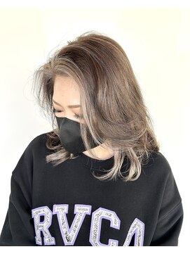 ポンヌフ(Pont Neuf) フェイスフレーミングカラー