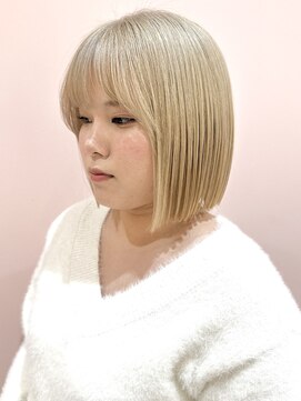 ニューヨーク ニューヨーク 河原町オーパ店(NYNY) ＊ハイトーンボブ切りっぱなしボブミルクティーベージュ