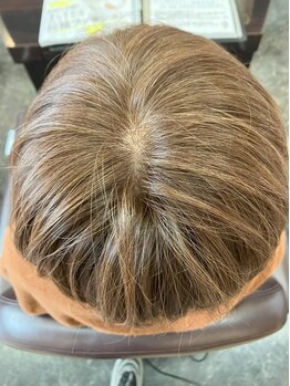 ユーシンエクラ(Yushin eclat)の写真/白髪も染まるおしゃれ染で艶を出して透明感UP！！髪に優しく、艶のある綺麗な色味を実現します♪
