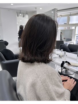 ノーム(NORME) 【新城】ブリーチなし透明感カラー/レイヤーカット