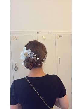 エメヘアー(Eme hair) シニヨンアレンジ