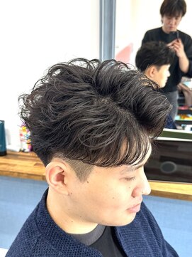 イロ 成田(iLo) メンズニュアンスパーマ