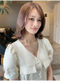 外ハネミディアム マロンベージュ 前髪なし 顔周りレイヤー
