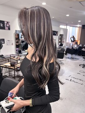 キング 心斎橋店(K!ng) ハイライトカラーミルクティーベージュレイヤーカット