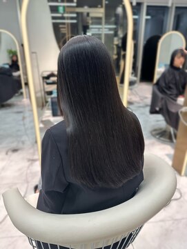 ロンドルピナス 小倉(Lond Lupinus) ミディアムヘア暗めカラー/デザインカラー/フェイスフレーミング