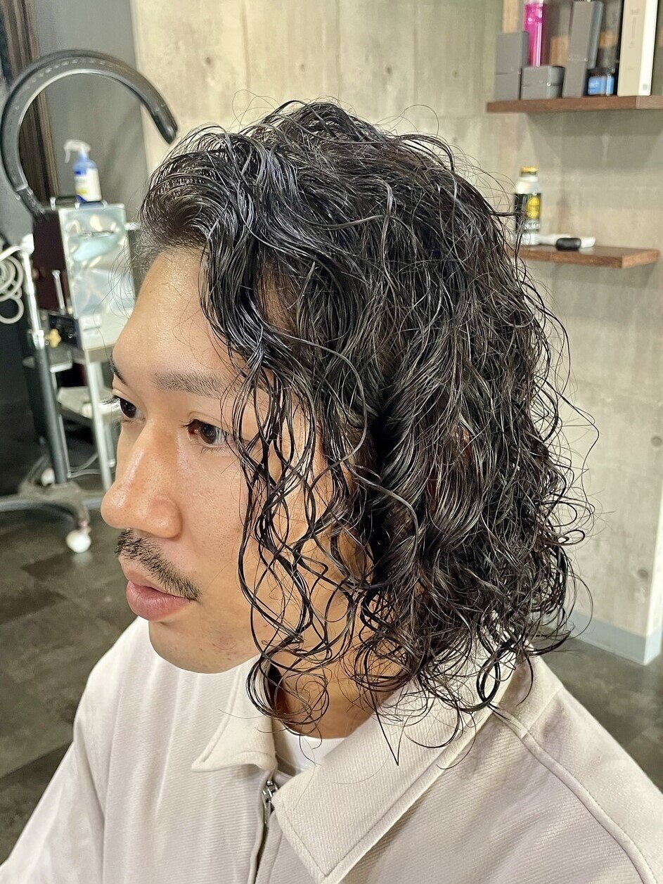 ロングスパイラルパーマ：L188033494｜アラクラン(ALACRAN)のヘア